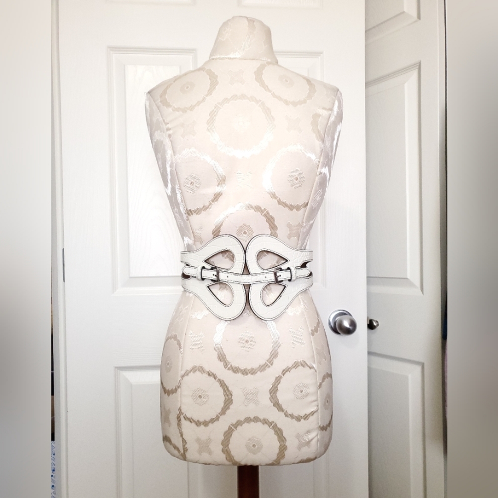 BCBG Maxazria butterfly loop wide waist belt Small vegan faux leather off white